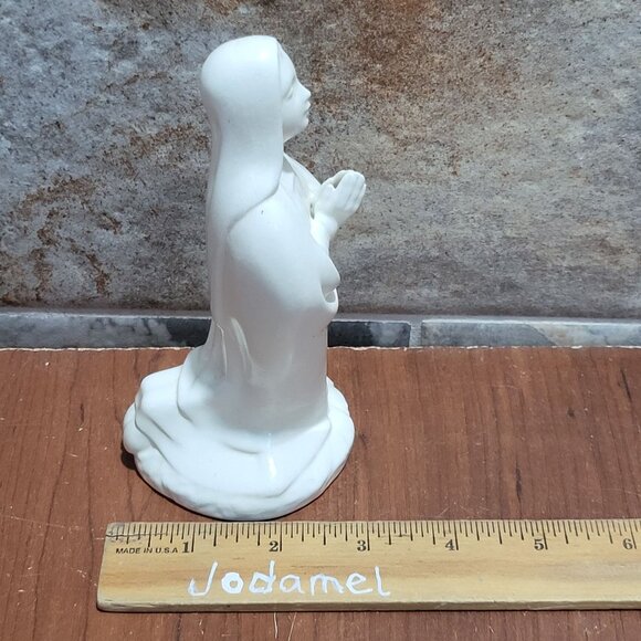 Vintage Virgin Mary Praying Mother Madonna - Picture 10 of 10